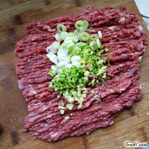 【萝卜牛肉蒸饺】