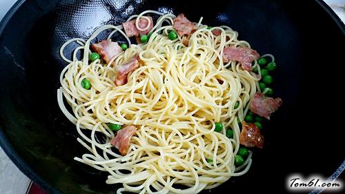 【茄汁培根炒意面】