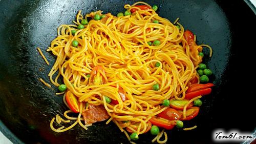 【茄汁培根炒意面】