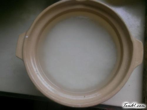 【胡萝卜瘦肉煲仔饭】