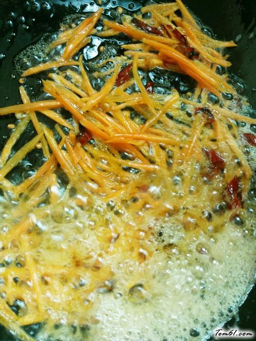 【胡萝卜青菜鸡蛋炒粉】