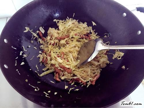 【卷心菜炒螺旋面】