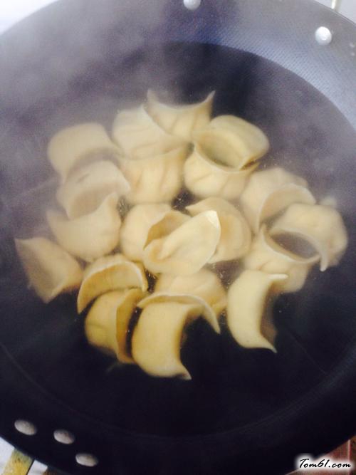 【双菇鲜肉黄金饺】