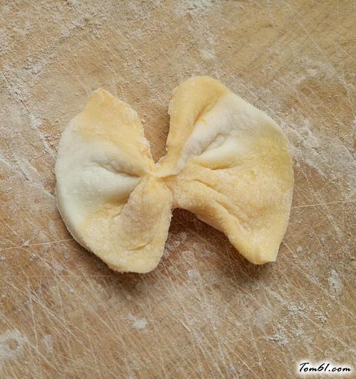 【胡萝卜双色蝴蝶面】