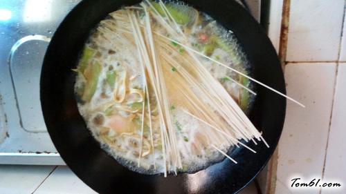 【丝瓜豆腐皮鸡蛋面】