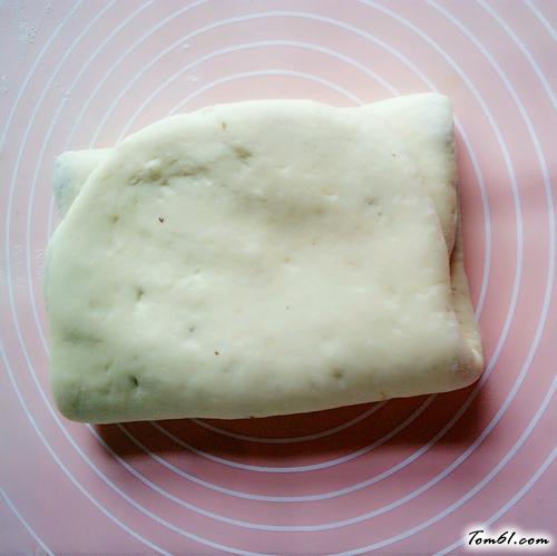 【豆沙辫子吐司】