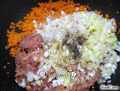 【胡萝卜羊肉馅饺子】