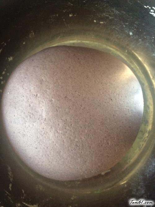 【黑米发面馒头】