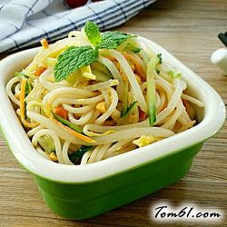 芝香绿豆芽拌面的做法