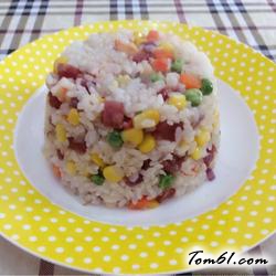 腊肠虾仁什锦炒饭的做法