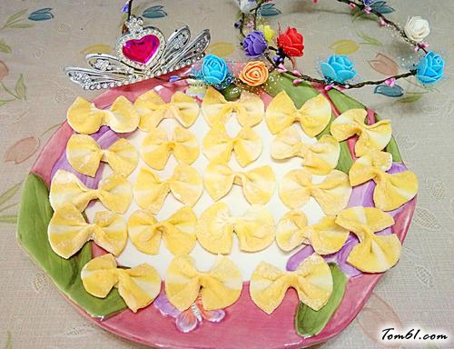 【胡萝卜双色蝴蝶面】