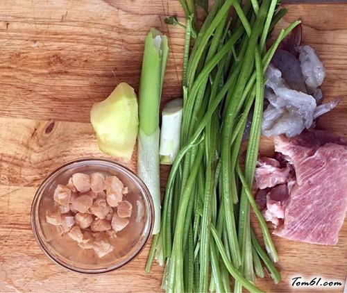 【鲜虾香芹馄饨】