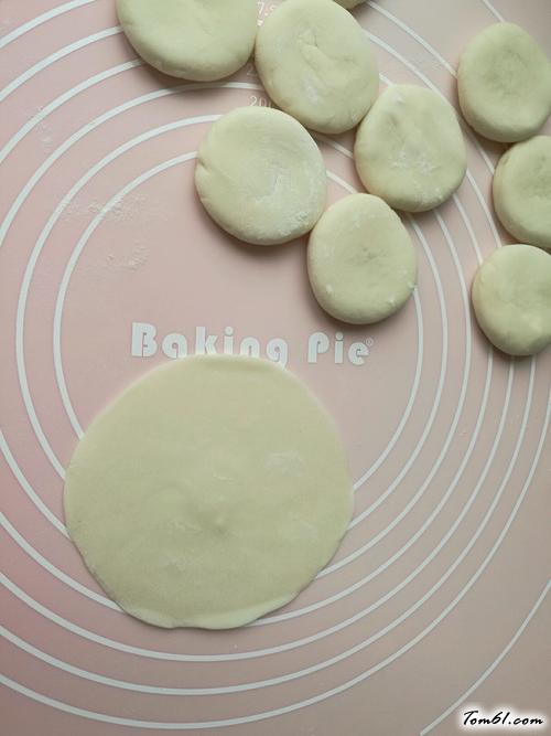 【茴香馅蝴蝶花式蒸饺】