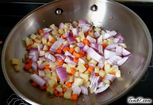 【花样鸡肉咖喱饭】
