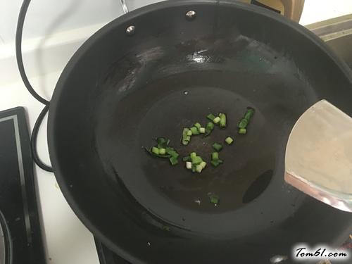 【午餐肉炒方便面】