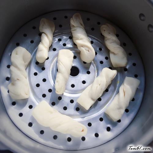 【白面麻花卷】