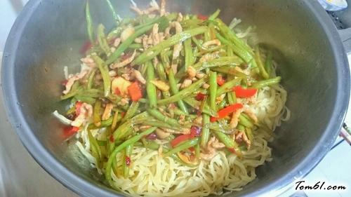 【豆角炒肉卤面】