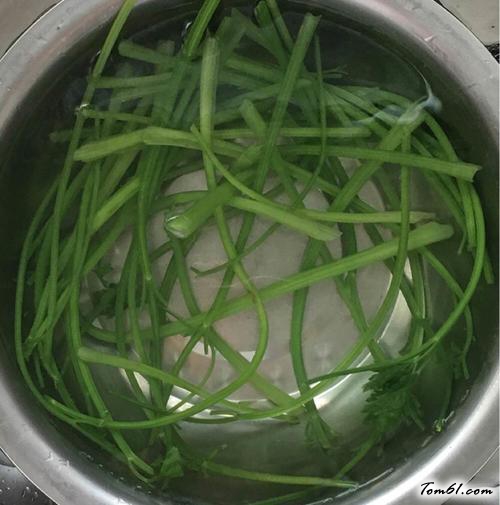 【鲜虾香芹馄饨】