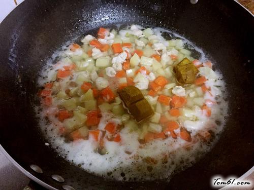 【咖喱土豆鸡饭】