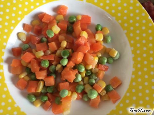 【腊肠虾仁什锦炒饭】