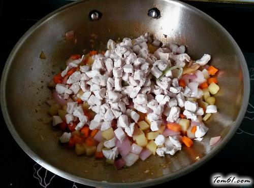 【花样鸡肉咖喱饭】