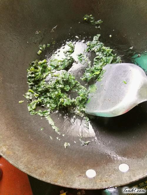 【紫苏鸡蛋炒米饭】