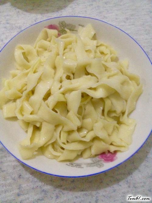 【懒人西红柿鸡蛋拌面】