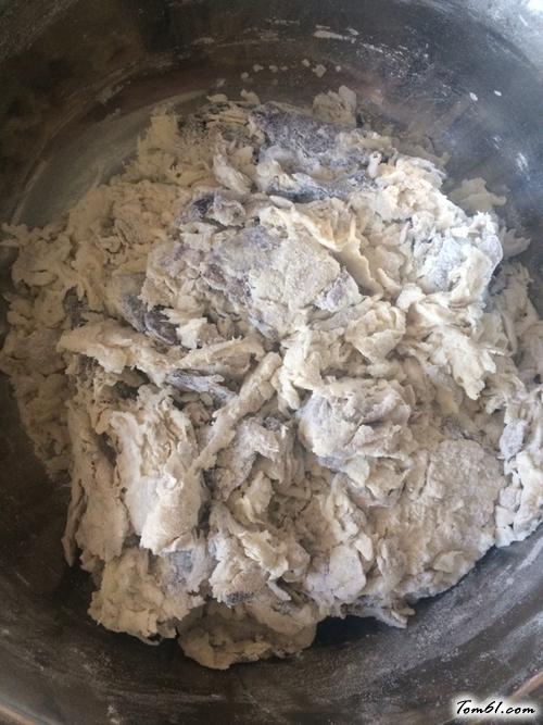 【黑米发面馒头】