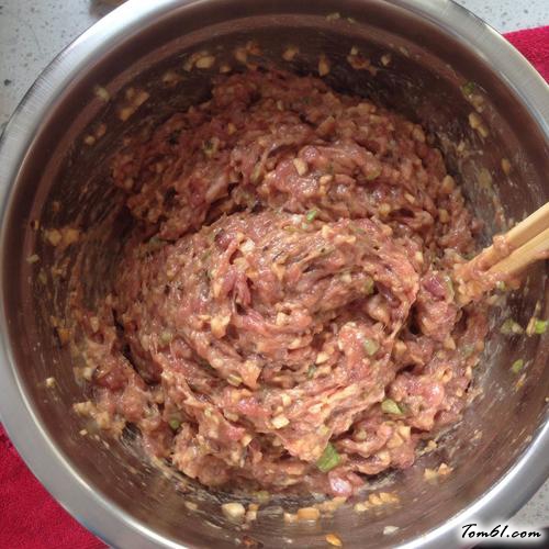 【双菇鲜肉黄金饺】