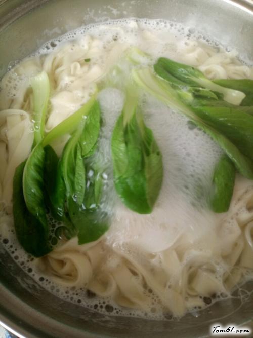 【陕西油泼扯面】