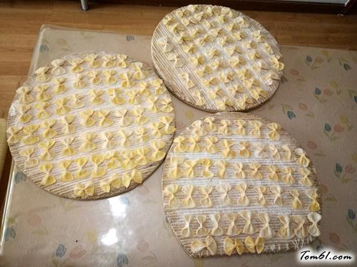 【胡萝卜双色蝴蝶面】