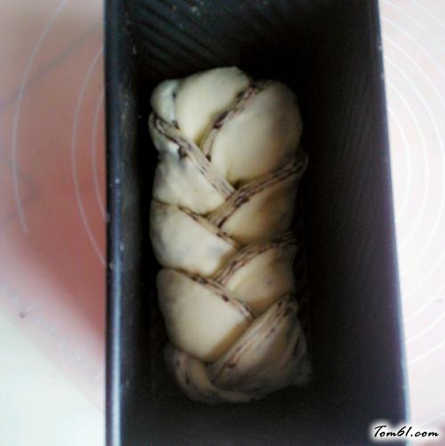 【豆沙辫子吐司】