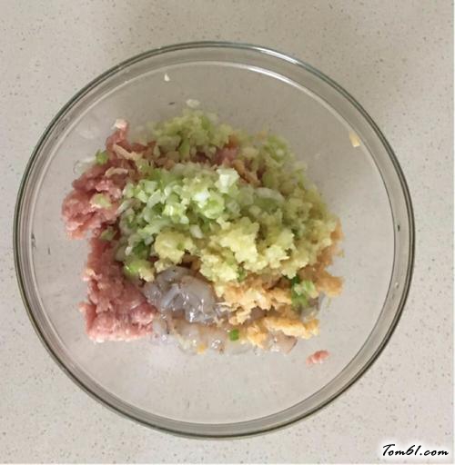 【鲜虾香芹馄饨】