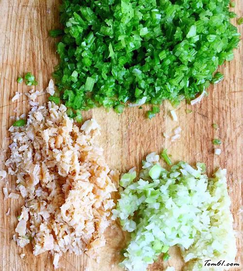 【鲜虾香芹馄饨】