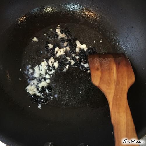 【绿豆芽老友粉】