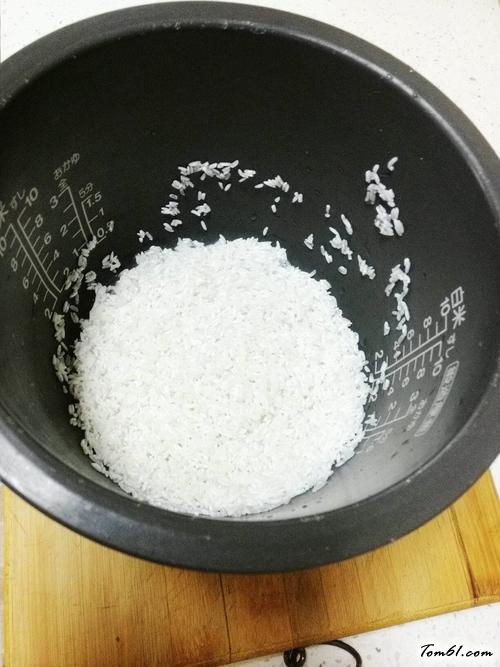 【四川腊肠香菇焖饭】