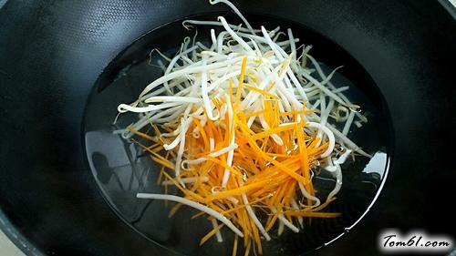 【芝香绿豆芽拌面】