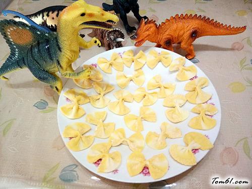 【胡萝卜双色蝴蝶面】