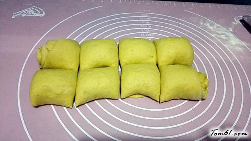 【金灿灿全麦南瓜花卷】