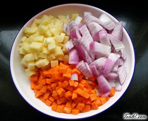 【花样鸡肉咖喱饭】