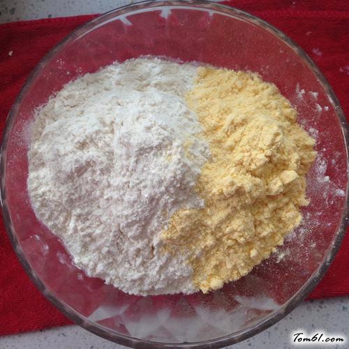 【双菇鲜肉黄金饺】