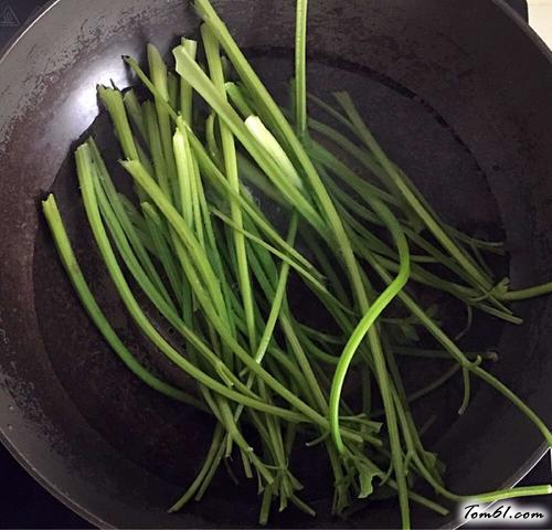 【鲜虾香芹馄饨】