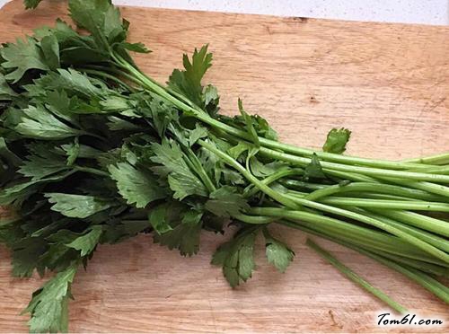 【鲜虾香芹馄饨】