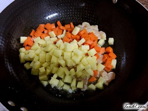 【咖喱土豆鸡饭】