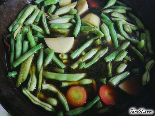 【豆角土豆素卤面】