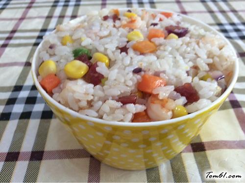 【腊肠虾仁什锦炒饭】