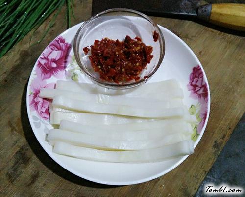 【剁椒炒米粉】