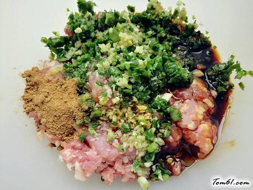 【茴香馅蝴蝶花式蒸饺】