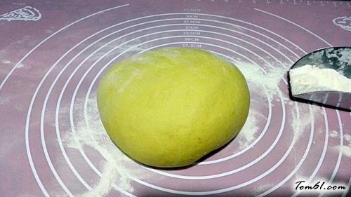 【金灿灿全麦南瓜花卷】