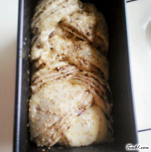 【豆沙辫子吐司】